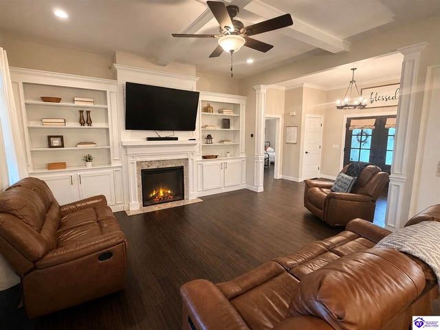 110 Brookside Court, Elizabethtown, KY 42701