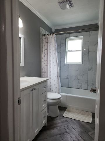 1714 Laurel Road, Gainesville, TX 76240