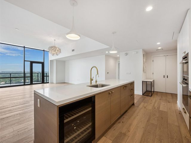 70 Rainey ST 2201, Austin, TX 78701