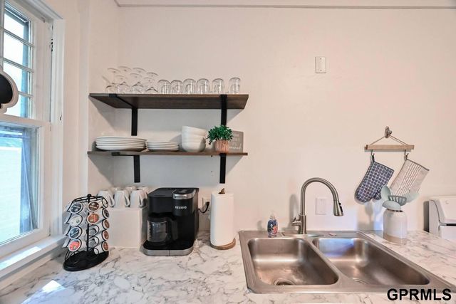 2230 B Street, Lincoln, NE 68502