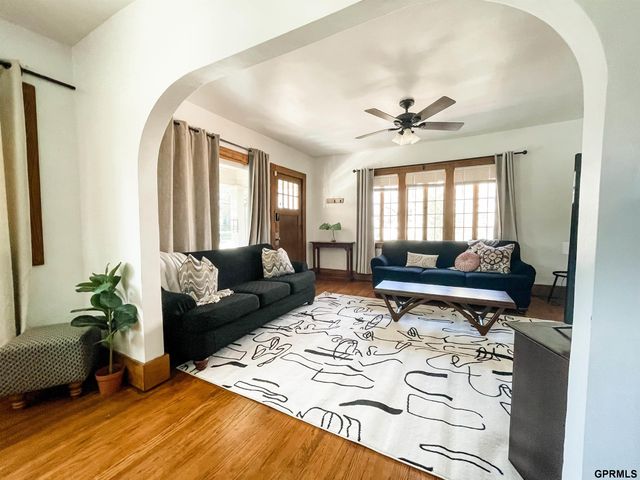 2230 B Street, Lincoln, NE 68502