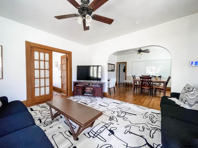 2230 B Street, Lincoln, NE 68502