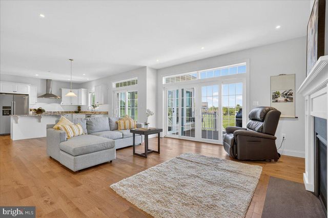 329 CENTURY OAK DR, Oxford, PA 19363