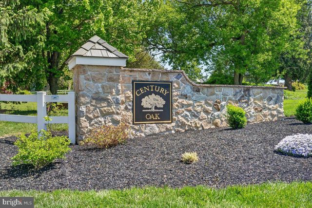 329 CENTURY OAK DR, Oxford, PA 19363