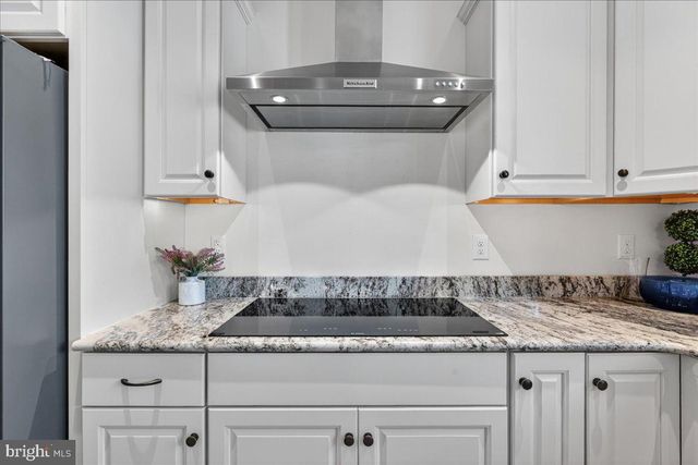 329 CENTURY OAK DR, Oxford, PA 19363