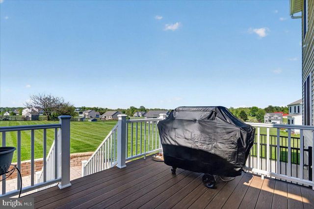 329 CENTURY OAK DR, Oxford, PA 19363