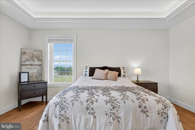 329 CENTURY OAK DR, Oxford, PA 19363