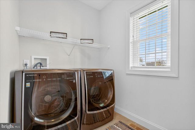 329 CENTURY OAK DR, Oxford, PA 19363