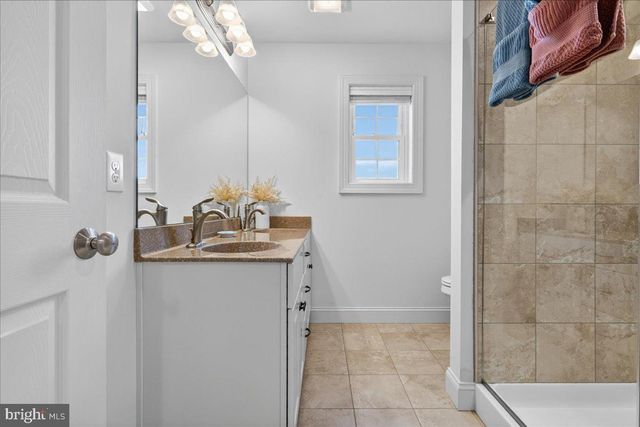 329 CENTURY OAK DR, Oxford, PA 19363
