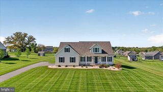 329 CENTURY OAK DR, Oxford, PA 19363