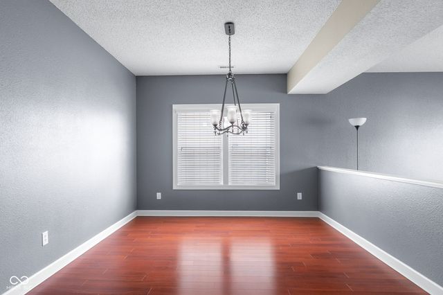 2910 Parkview Drive, Columbus, IN 47201