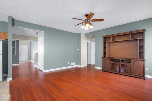 2910 Parkview Drive, Columbus, IN 47201