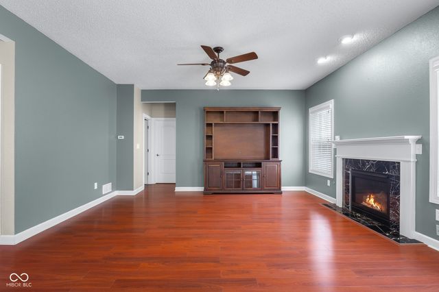 2910 Parkview Drive, Columbus, IN 47201