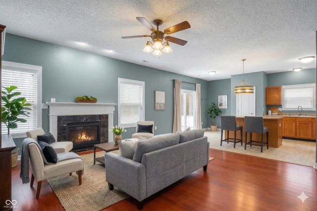 2910 Parkview Drive, Columbus, IN 47201