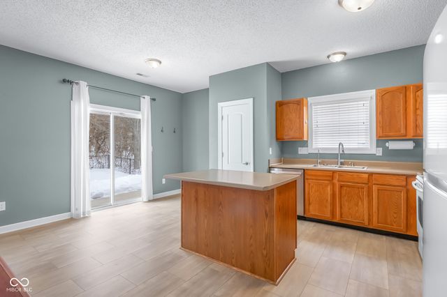 2910 Parkview Drive, Columbus, IN 47201