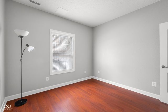 2910 Parkview Drive, Columbus, IN 47201