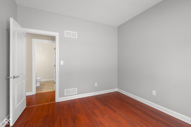 2910 Parkview Drive, Columbus, IN 47201