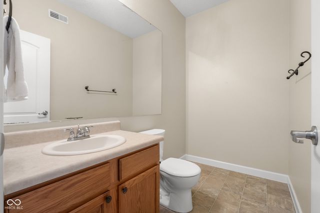 2910 Parkview Drive, Columbus, IN 47201