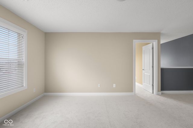 2910 Parkview Drive, Columbus, IN 47201