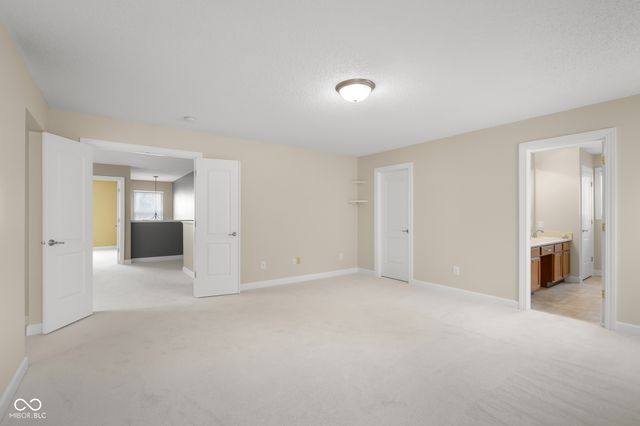 2910 Parkview Drive, Columbus, IN 47201