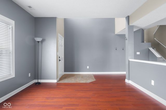 2910 Parkview Drive, Columbus, IN 47201