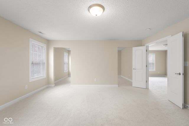 2910 Parkview Drive, Columbus, IN 47201