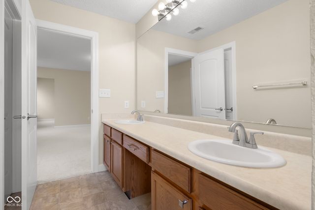 2910 Parkview Drive, Columbus, IN 47201