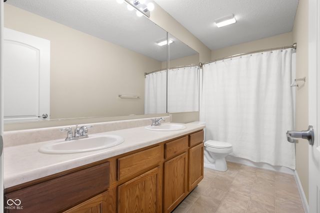 2910 Parkview Drive, Columbus, IN 47201