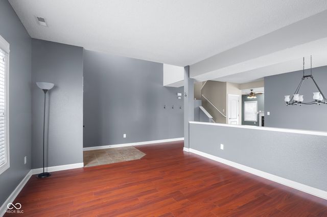 2910 Parkview Drive, Columbus, IN 47201