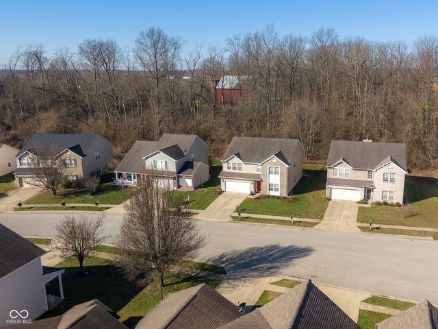 2910 Parkview Drive, Columbus, IN 47201