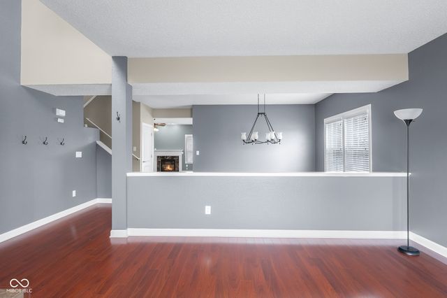 2910 Parkview Drive, Columbus, IN 47201