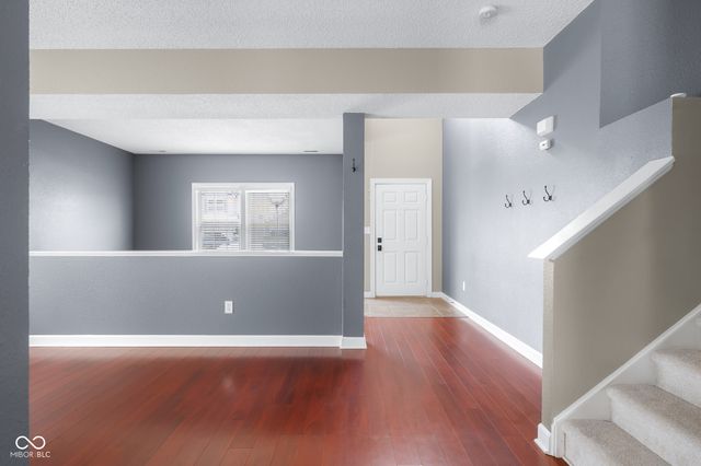 2910 Parkview Drive, Columbus, IN 47201