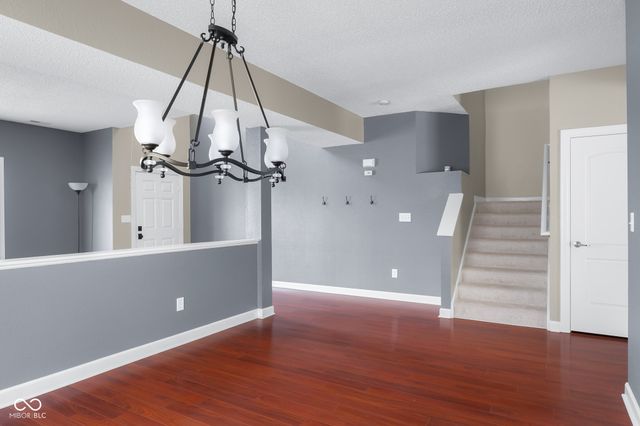 2910 Parkview Drive, Columbus, IN 47201