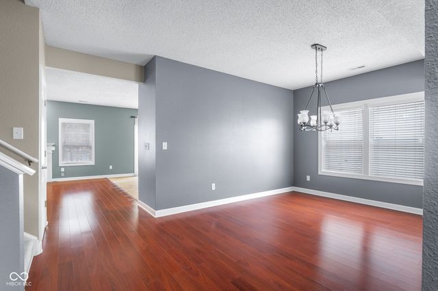 2910 Parkview Drive, Columbus, IN 47201