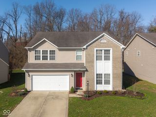 2910 Parkview Drive, Columbus, IN 47201