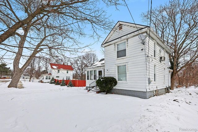 27 Crawford Street, Pontiac, MI 48341