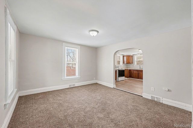 27 Crawford Street, Pontiac, MI 48341