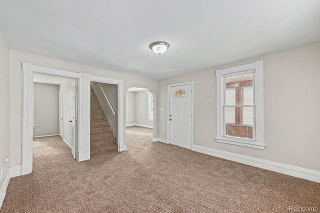 27 Crawford Street, Pontiac, MI 48341