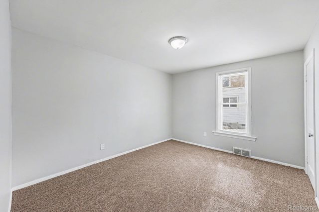 27 Crawford Street, Pontiac, MI 48341