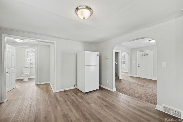 27 Crawford Street, Pontiac, MI 48341