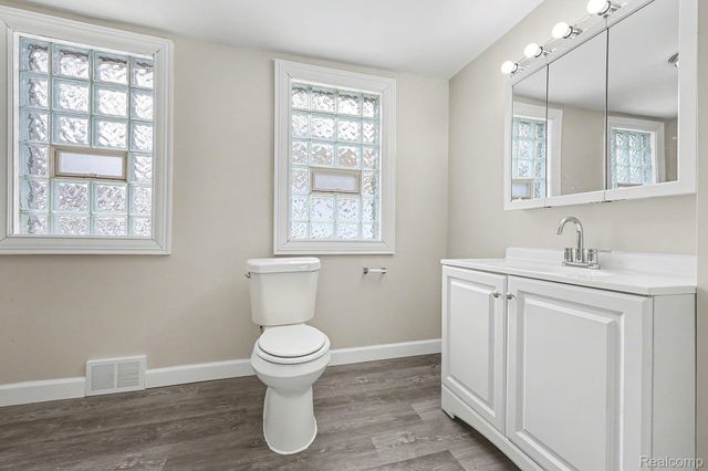 27 Crawford Street, Pontiac, MI 48341