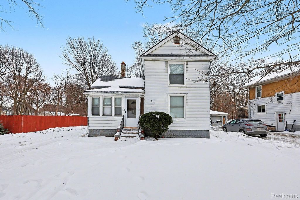 27 Crawford Street, Pontiac, MI 48341