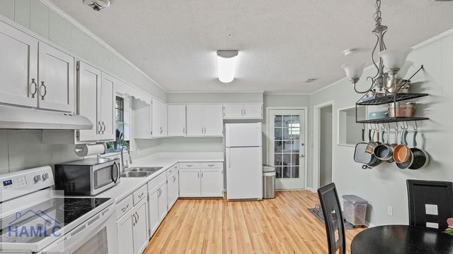 547 S 6th Street, Jesup, GA 31545