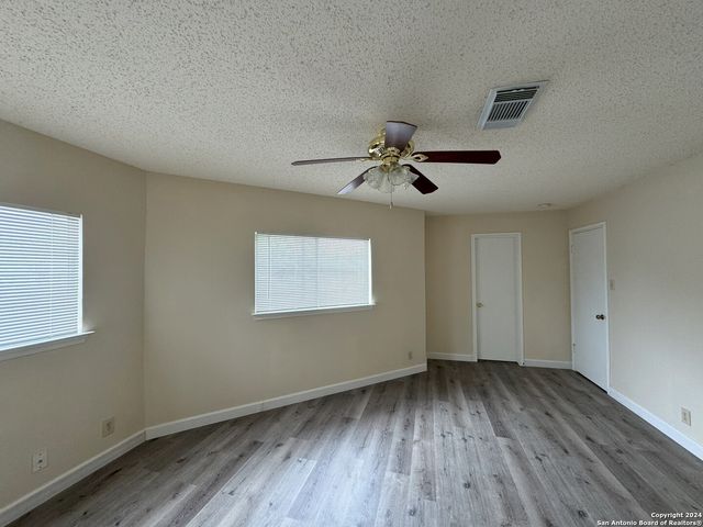 8927 BREEZEFIELD, San Antonio, TX 78240