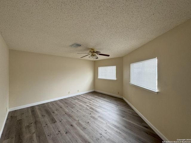 8927 BREEZEFIELD, San Antonio, TX 78240