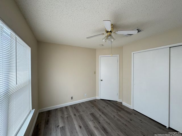 8927 BREEZEFIELD, San Antonio, TX 78240