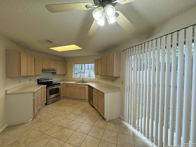 8927 BREEZEFIELD, San Antonio, TX 78240