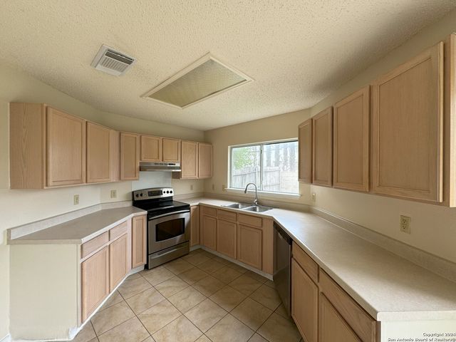 8927 BREEZEFIELD, San Antonio, TX 78240