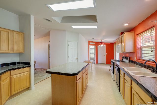 1075 Quail Run, Lytle, TX 78052