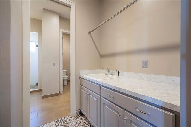 5460 W 208th Street, Bucyrus, KS 66013